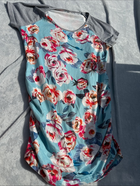 Tops - Floral Scoop Neck Raglan Tee - Blue/Pink